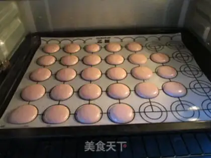 Make Strawberry Macalon step 12