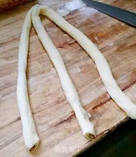 Make Slurpy banana braid step 8