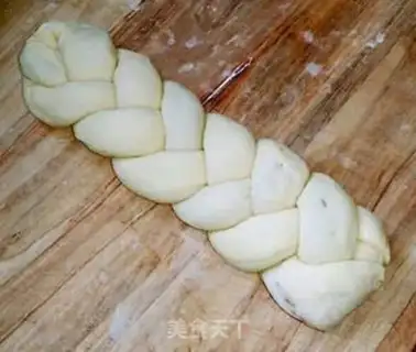 Make Slurpy banana braid step 9