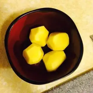 Make Pork slices of potatoes step 1