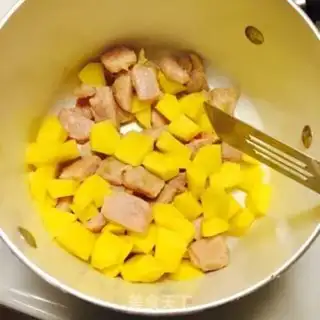 Make Pork slices of potatoes step 4