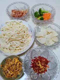 Make Squirt chicken silkball noodles step 0