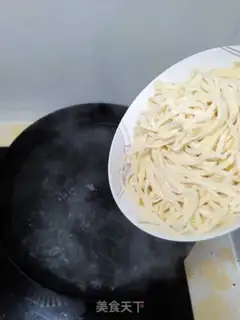 Make Squirt chicken silkball noodles step 2