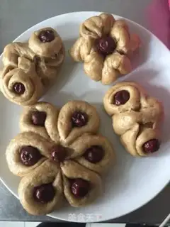 Make The date buns step 4