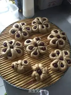 Make The date buns step 5