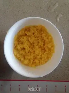 Make Pumpkin coconut bun step 4