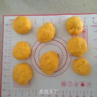 Make Pumpkin coconut bun step 5