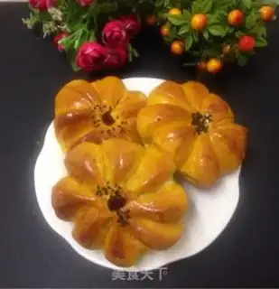 Make Pumpkin coconut bun step 11