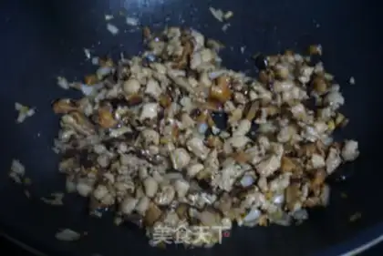 Make Black pepper chicken leg bread step 4