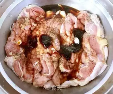 Make A veggie roll on a tin paper chicken leg step 3