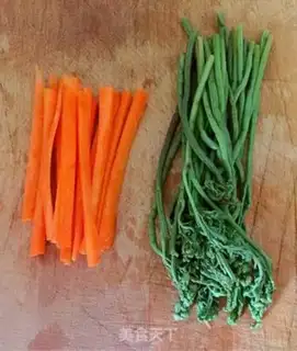 Make A veggie roll on a tin paper chicken leg step 5
