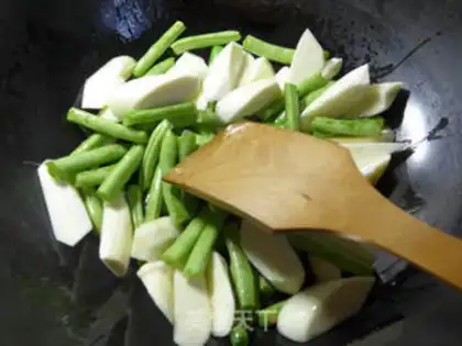 Make Peaches are so white step 3