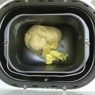 Make caterpillar bread step 1