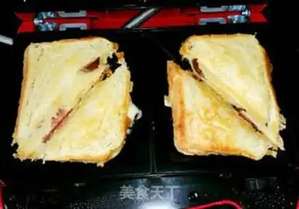 Make A sandwich with sausage toast step 3