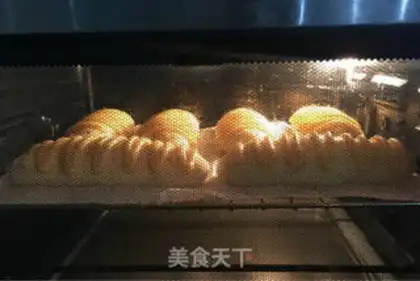 Make caterpillar bread step 19