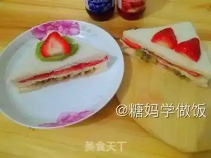 Make Simple fruit sandwich step 2