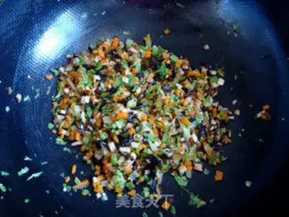 Make Little mushroom vegetable bread step 6