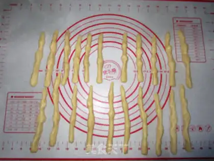 Make Witch finger crackers step 5