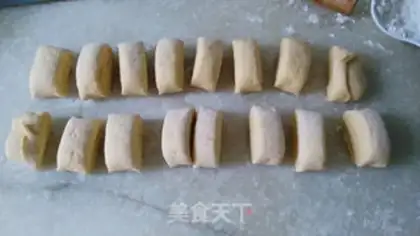 Make Smelt pumpkin rolls step 9