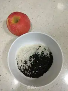 Make Apple and rice congee step 0