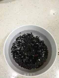 Make Apple and rice congee step 1