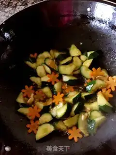 Make cucumber fried eggs step 6