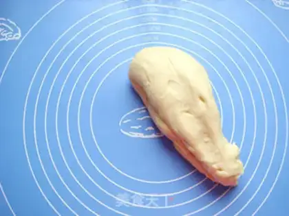 Make Halloween pumpkin bread step 3