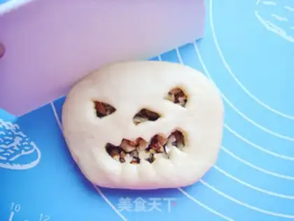 Make Halloween pumpkin bread step 16