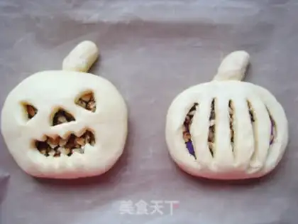 Make Halloween pumpkin bread step 21