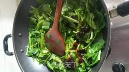 Make Garlic spinach step 1