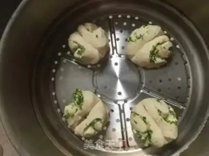 Make Onion roll step 7