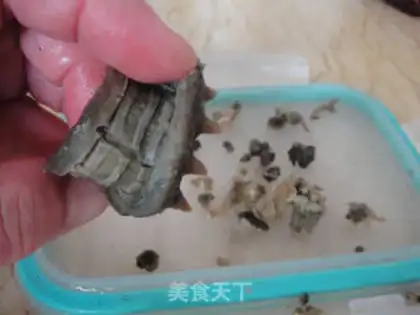 Make Sea cucumbers and balls step 1