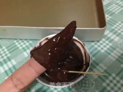 Make Witch hat cake step 1