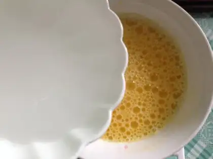 Make Gold squirms steam eggs step 1