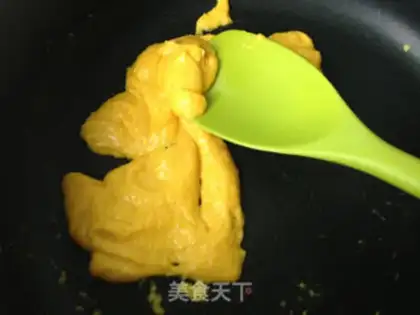 Make Witch hat cake step 8