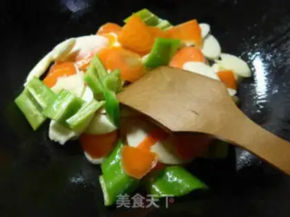 Make The peppers and carrots are made white step 3