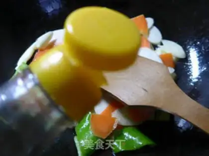 Make The peppers and carrots are made white step 4