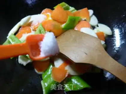 Make The peppers and carrots are made white step 5