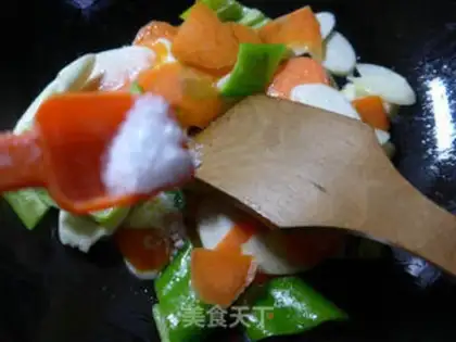 Make The peppers and carrots are made white step 6