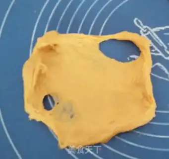Make Pumpkin caterpillar bread step 5