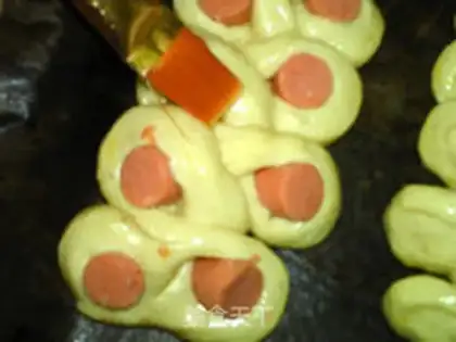 Make Sausage bread step 16
