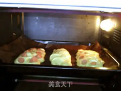 Make Sausage bread step 17