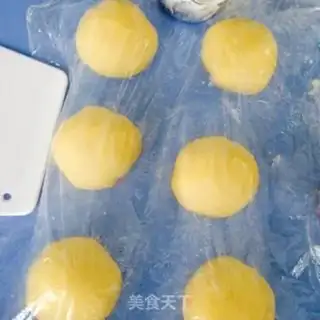 Make Simple salad bread step 3