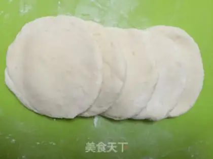 Make Rose buns step 5