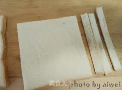 Make Cheese pine rolls step 3