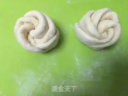 Make Rose buns step 8