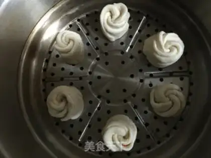 Make Rose buns step 9