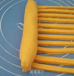 Make Pumpkin caterpillar bread step 16