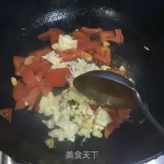 Make Tomato fried eggs step 5