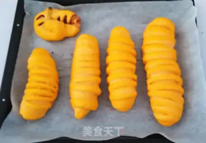 Make Pumpkin caterpillar bread step 19